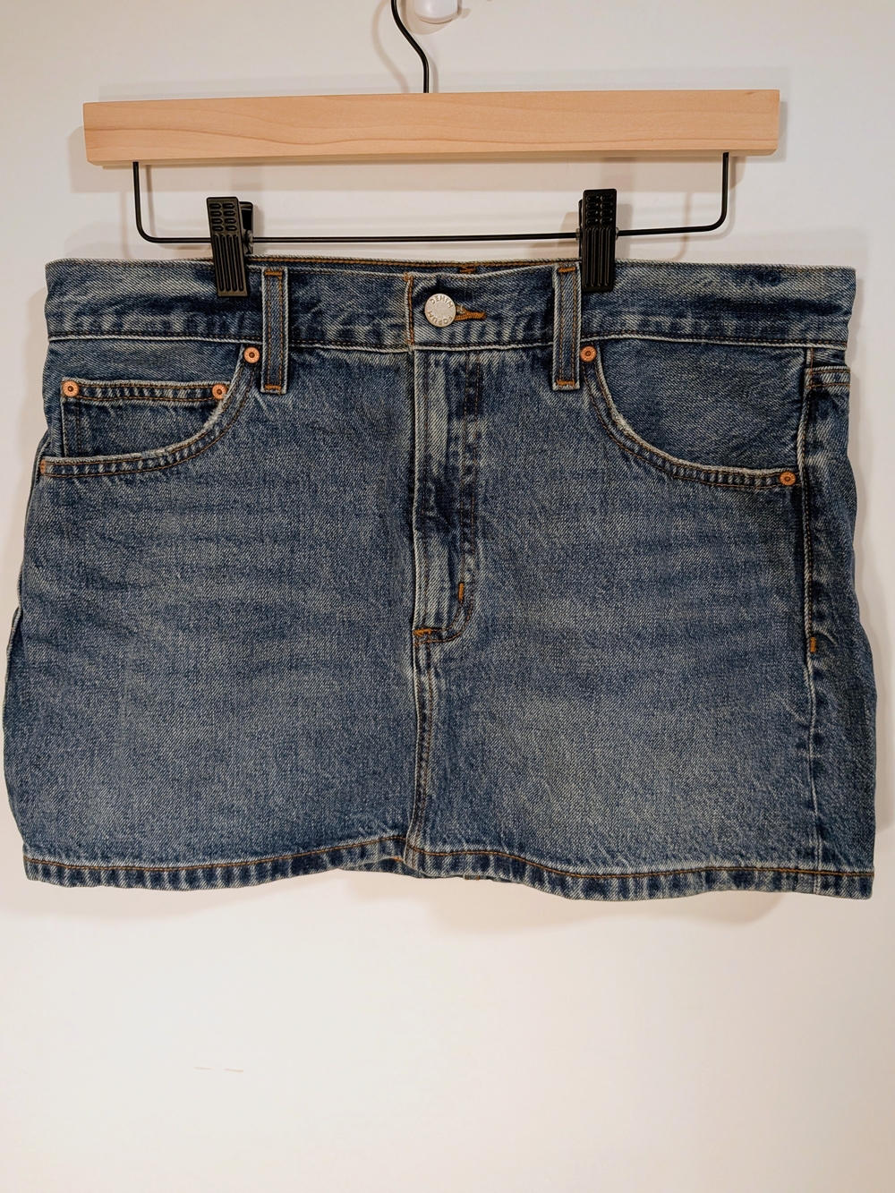 Denim Forum (Aritzia) — The '90s Ricci Skirt — Size 30